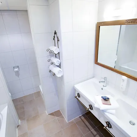 Roompot Cape Helius Hotel Hellevoetsluis