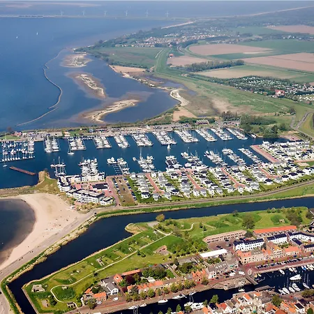 Roompot Cape Helius Hotel 3*